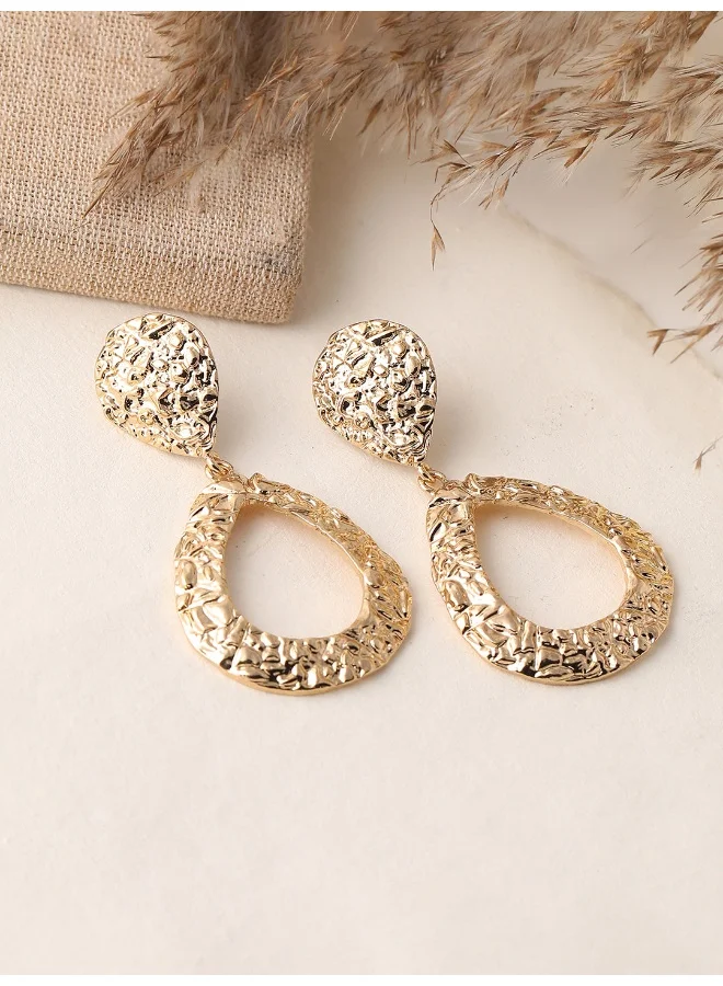 سوهي حلق مصمم للحفلات مطلي بالذهب