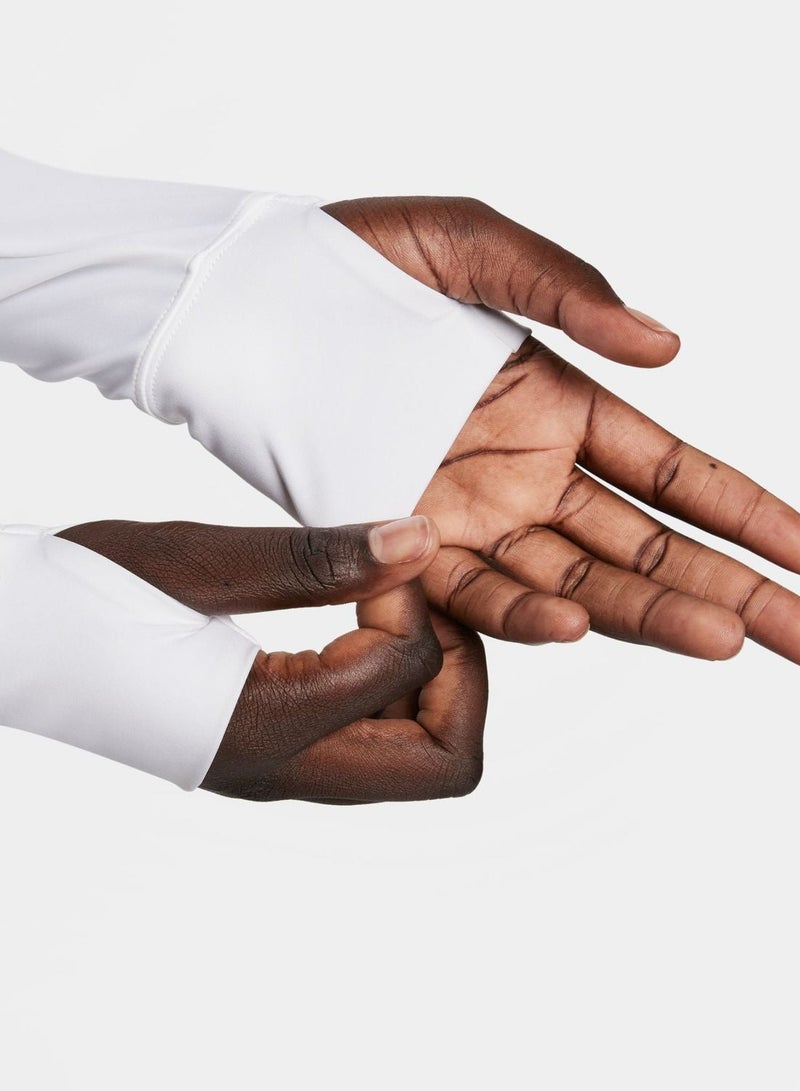 نايكي تيشيرت قصير بتقنية دراي-فيت مزين بقصة بكامل الخصر - Image 4