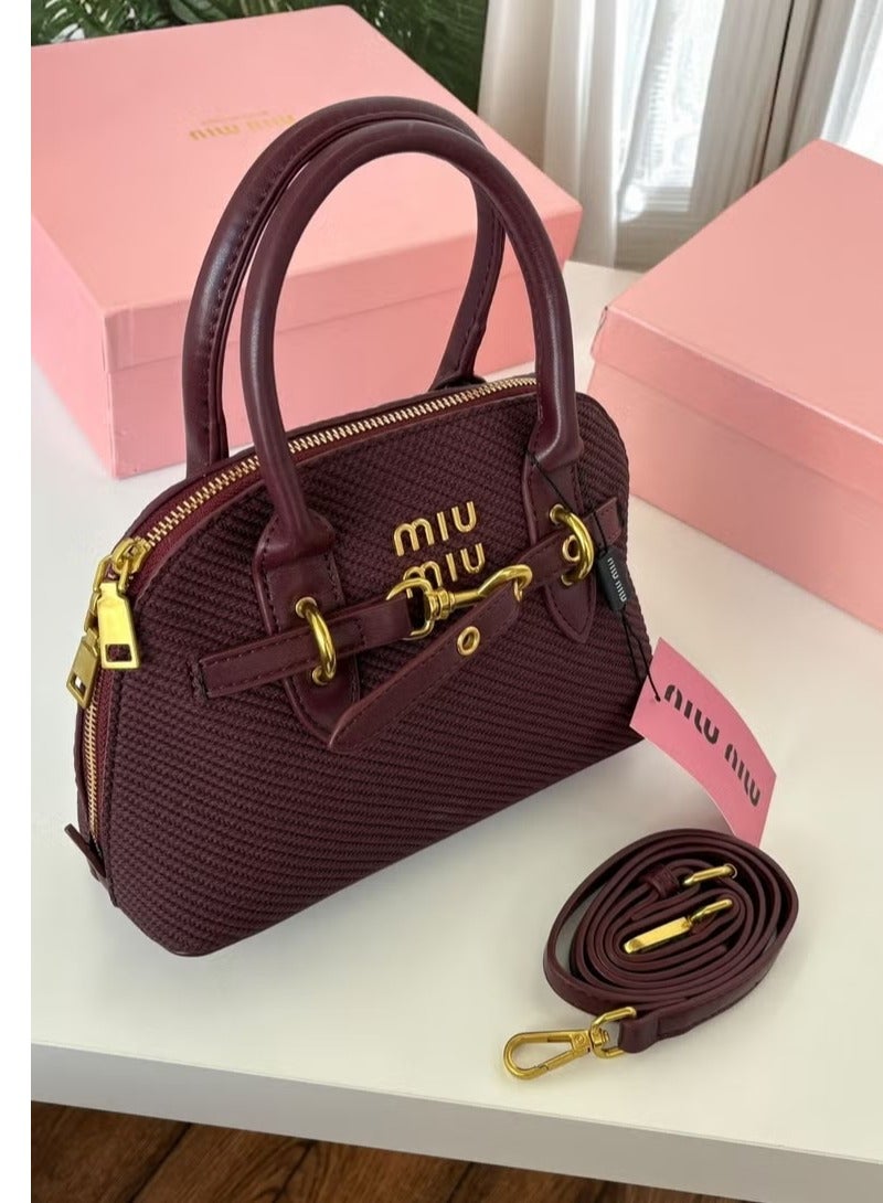 مياو مياو حقيبة نسائية من ميو ميو