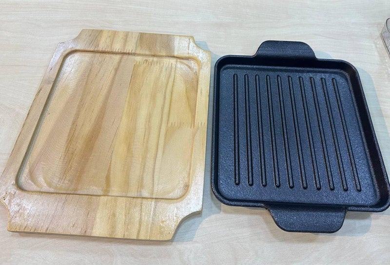 Generic Cast Iron Grill Pan with Wooden Base, Square Griddle, Black, 27x22 cm, Ribbed Surface, Kitchen Cookware .mk - Image 2