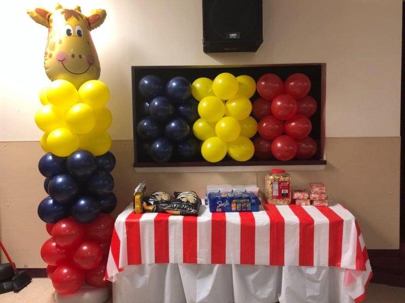 Oojami غطاء طاولة بموضوع الكرنفال بخطوط حمراء وبيضاء من أوجامي - عبوة من 6 - Image 5