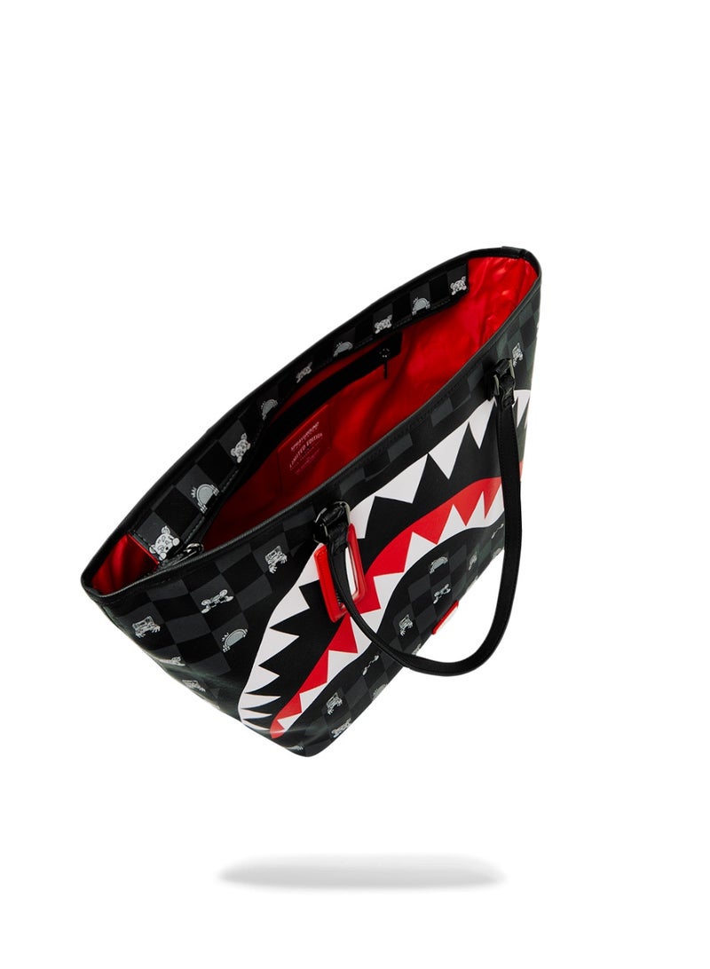 SPRAYGROUND حقيبة توت بشخصية رمادية من سبراي غراوند - Image 5