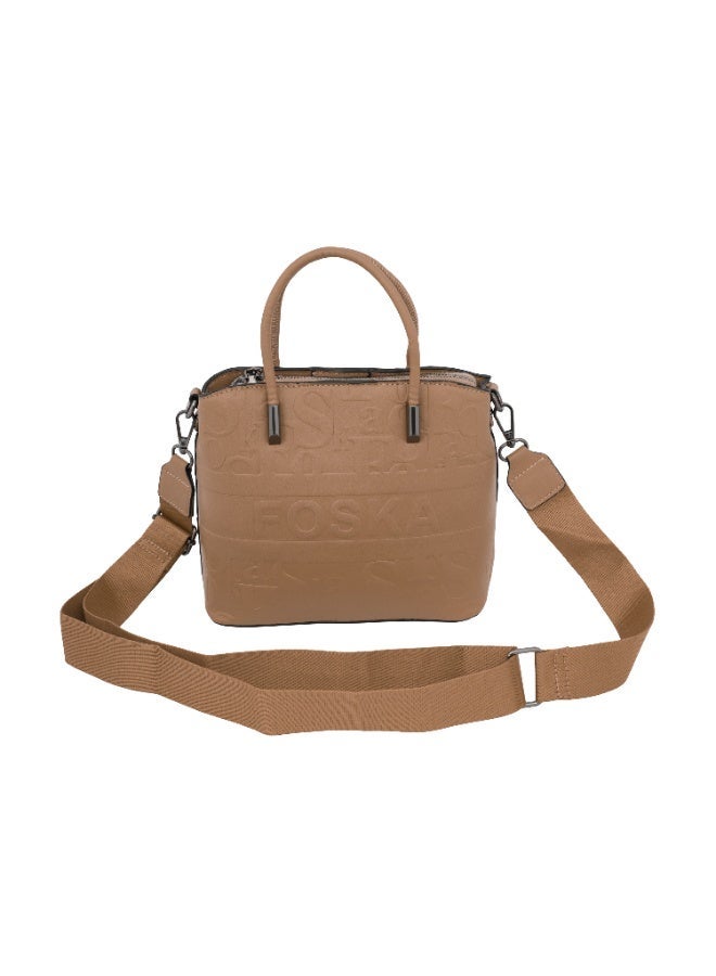 فوسكا حقيبة يد وحقيبة كتف نسائية من Foska - جلد PU مزخرف بشعار - بني فاتح - 21x21 سم - Image 1