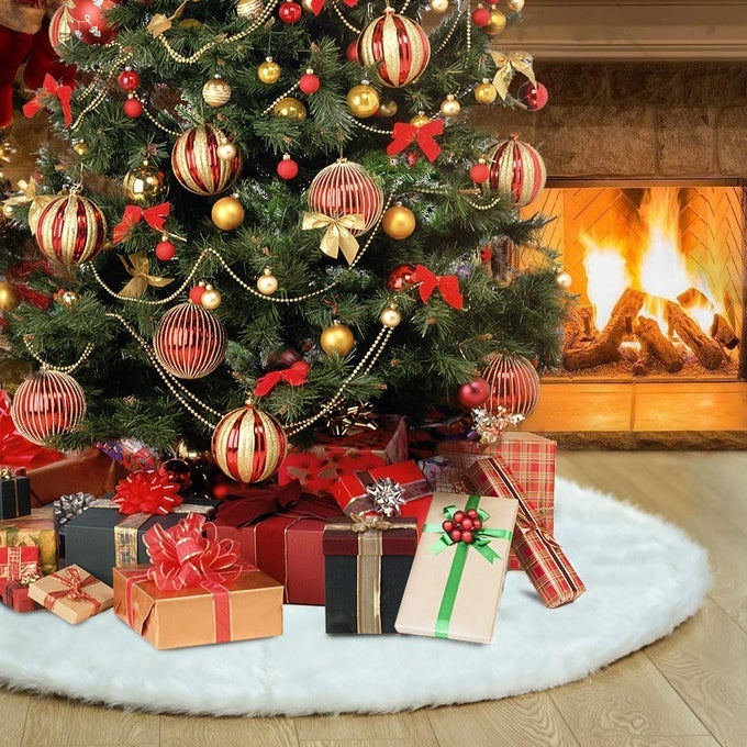 Christmas Tree Skirt 48 Inches White Christmas Tree Skirt HighEnd Soft Classic Fluffy Faux Fur Tree Skirt for Xmas Tree Decorations and Ornaments