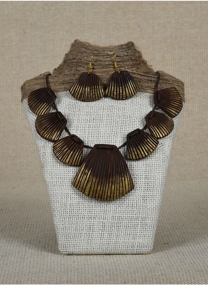 N & H - Women's Coconut Shell Sea Shell Design Necklace with Earrings Set - Image 1