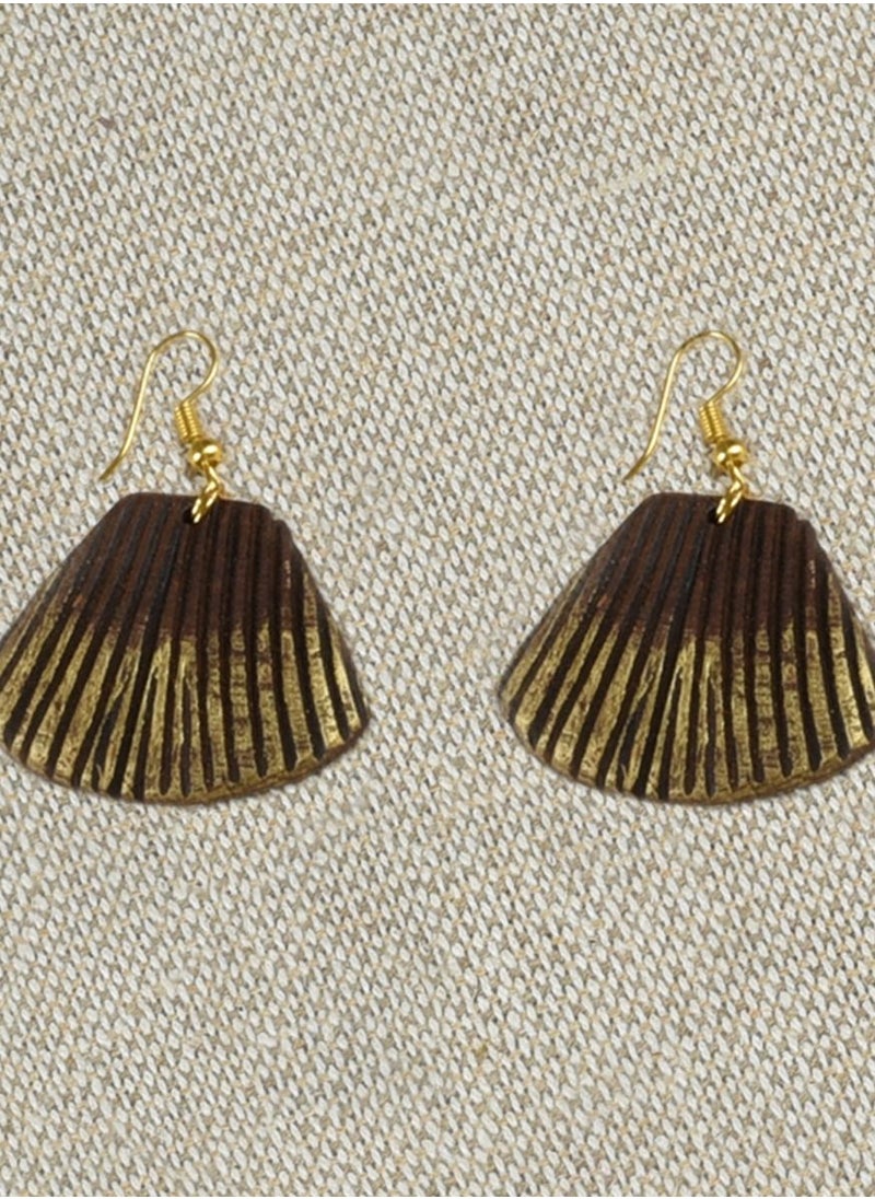 N & H - Women's Coconut Shell Sea Shell Design Necklace with Earrings Set - Image 1