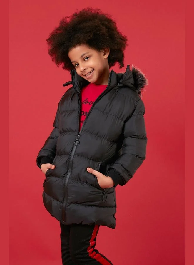 ليلا معطف مبطن بقصة ضيقة بغطاء رأس قابل للإزالة من الفرو الصناعي المقاوم للماء من ليلا للبنات