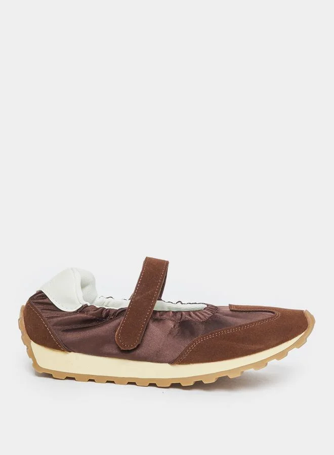 Styli Styli Women Brown Hook and Loop Sneakers