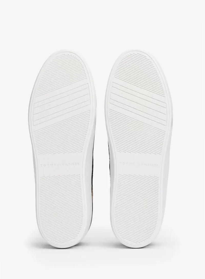 تومي هيلفيغر سنيكرز برباط قصير