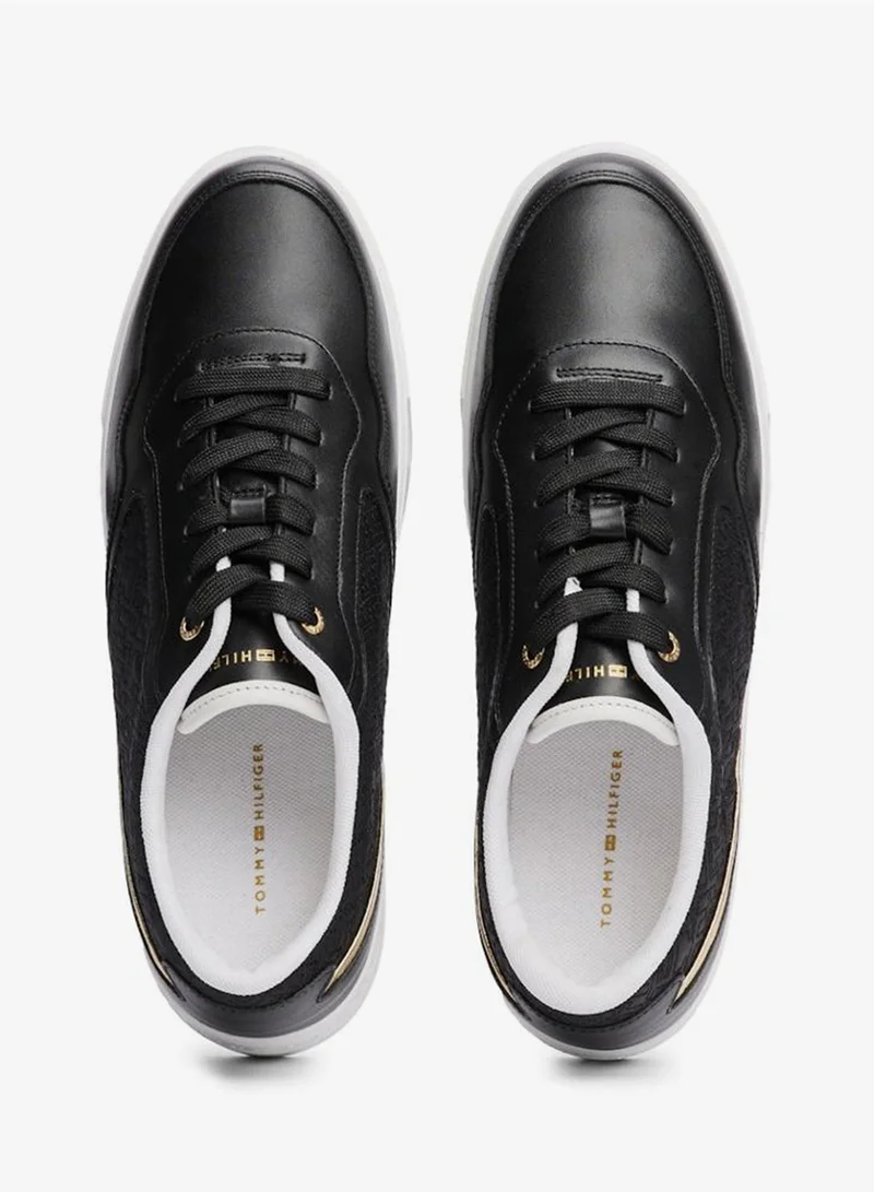 تومي هيلفيغر سنيكرز برباط قصير