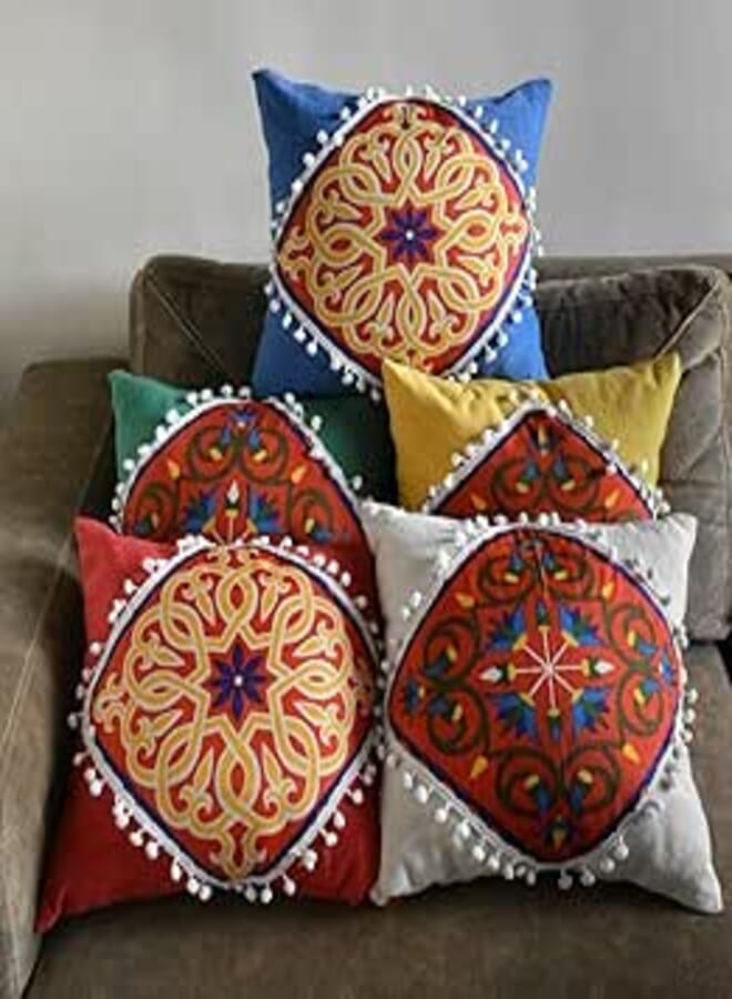 Khayameya Design Luxury Cushion Durable Duck Fabric Cushion for Sofas Chairs Living Room 40x40cm Add a touch of originality and modernity to your home decor.