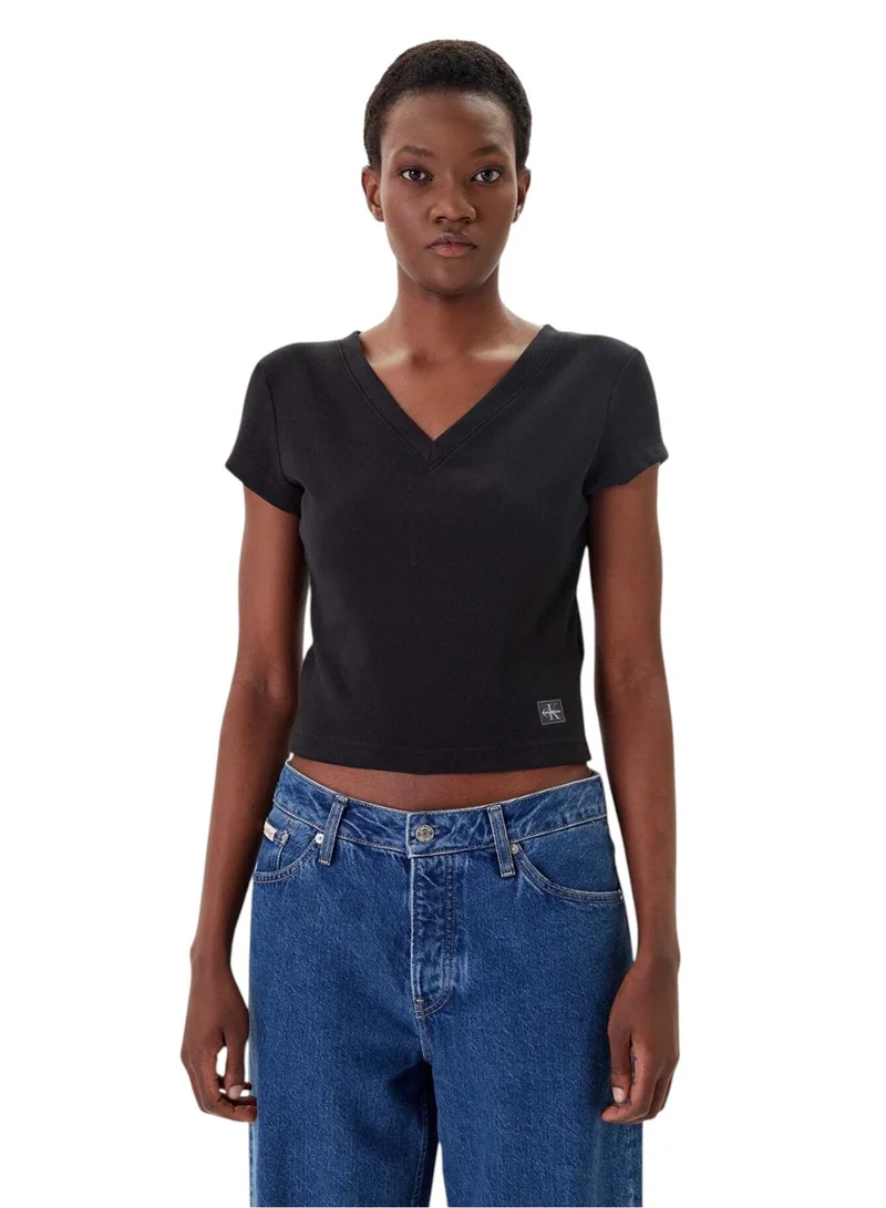 كالفن كلاين جينز تيشيرت بياقة على شكل حرف  بشعار