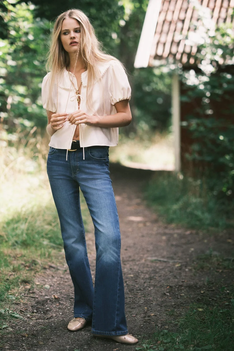 اتش اند ام بلوزة برباط من الأمام