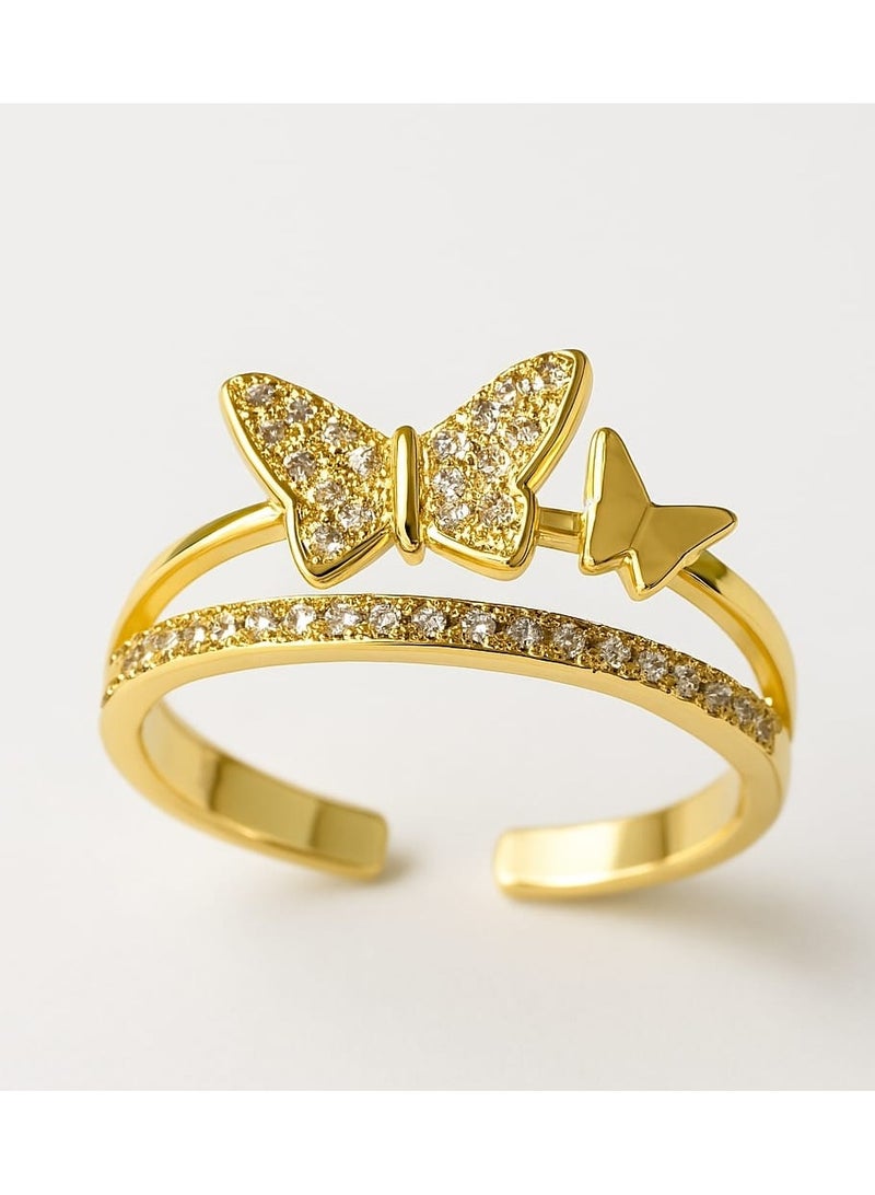 "خاتم الفراشتين الفاخر –  أناقة تنبض بالحياة   بتصميم فريد يجمع ب ين الرقة والتميّز،  مثالي لعاشقات التفاصيل  الراقية والرموز التي تعبّر  عن الأنوثة والانطلاق" - Image 1