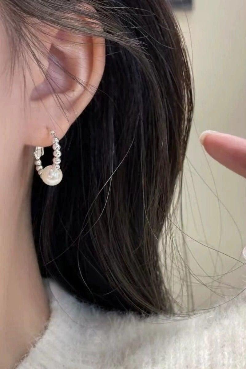 جلوسكي Luxury Pearl  Silver Fragment Hoop Earrings – Elegant Face-Slimming Huggie Hoops, Chic Textured Circle Ear Jewelry - Image 5