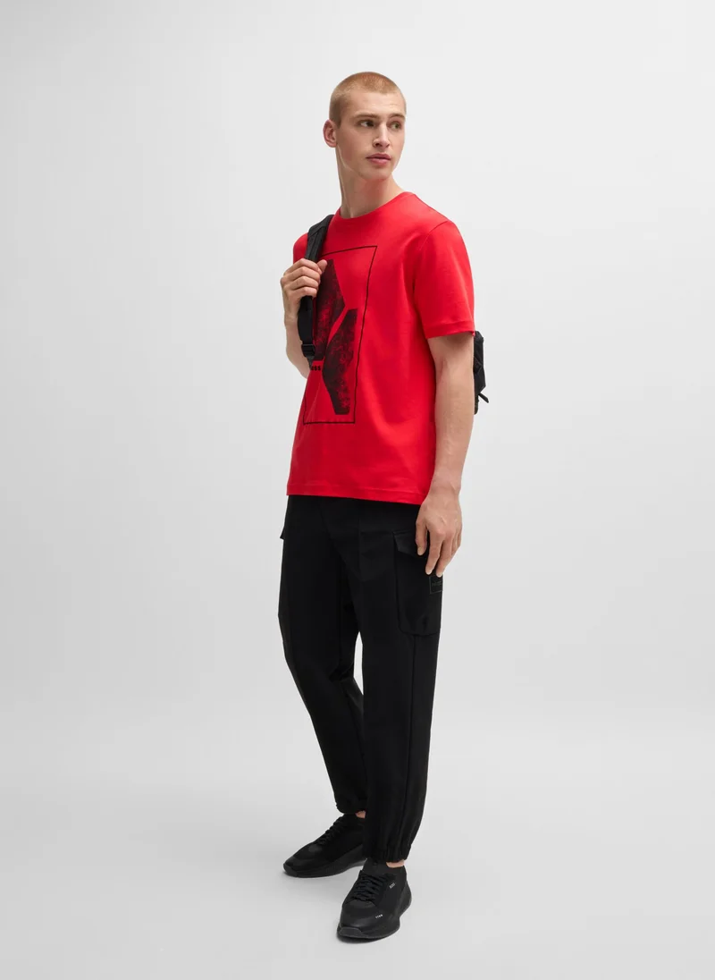 بوس Interlock-cotton regular-fit T-shirt with seasonal artwork