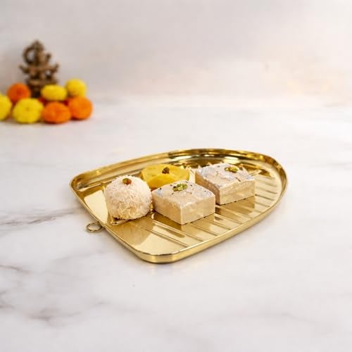 Putrika Brass Banana Leaf Shaped Thali | Handcrafted Kele Ka Patta Plate | Decorative & Functional Serving Tray | Traditional Indian Brass Tableware & Dining Plate - Banana Leaf Thali- (Large) - Image 1