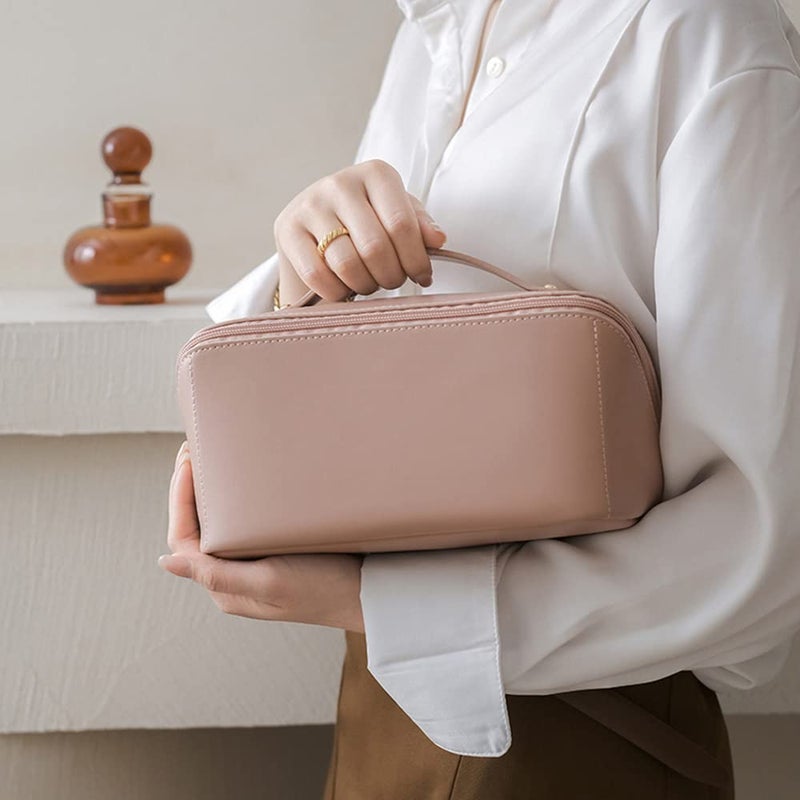 حقيبة مكياج سفرية عالية السعة من الجلد، حقيبة مكياج مقاومة للماء محمولة، حقيبة مستحضرات النظافة للعناية بالبشرة والمكياج والمستحضرات النظافة مع مقبض ومقسم - لون أسود - Image 2