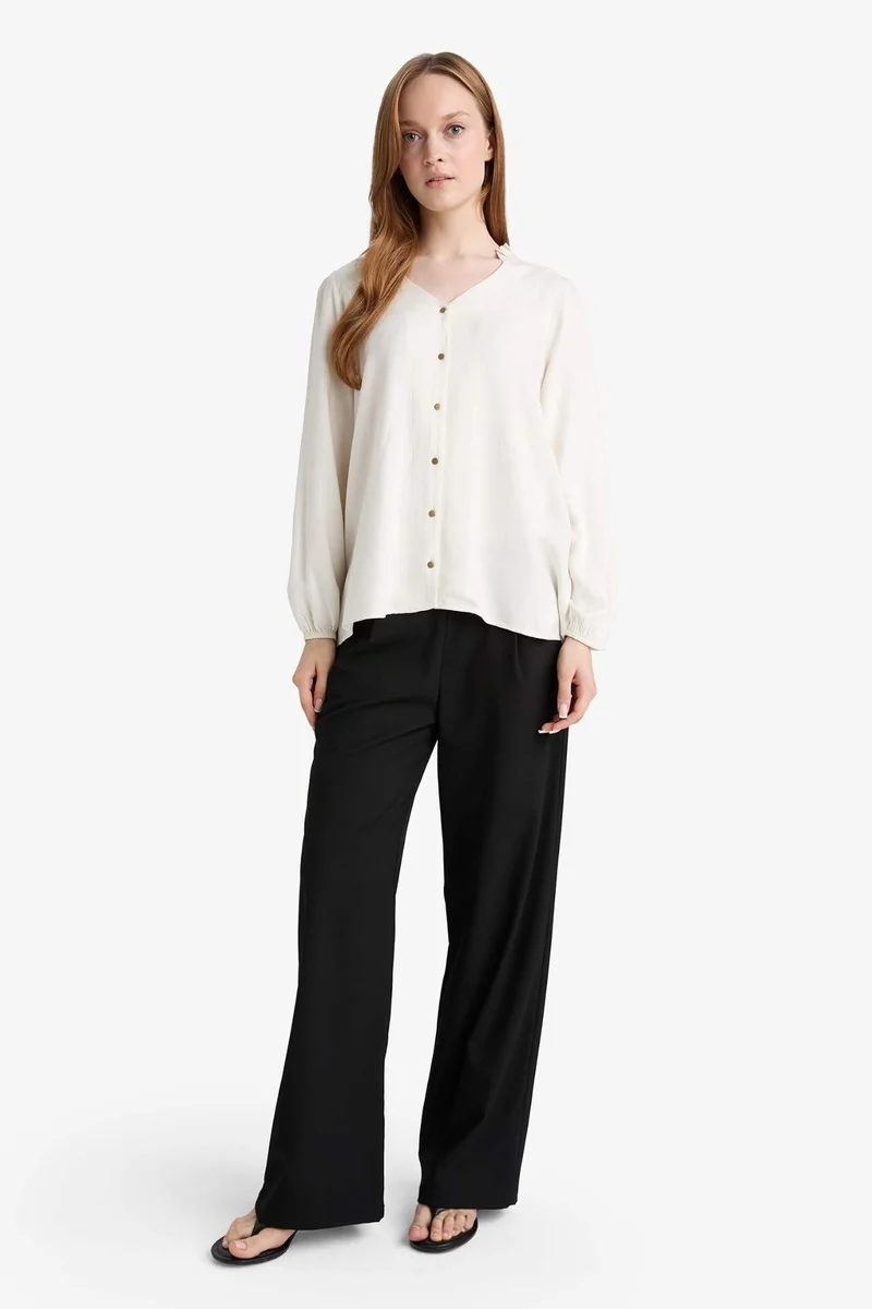ديفاكتو Regular Fit Crew Neck Long Sleeve Shirt