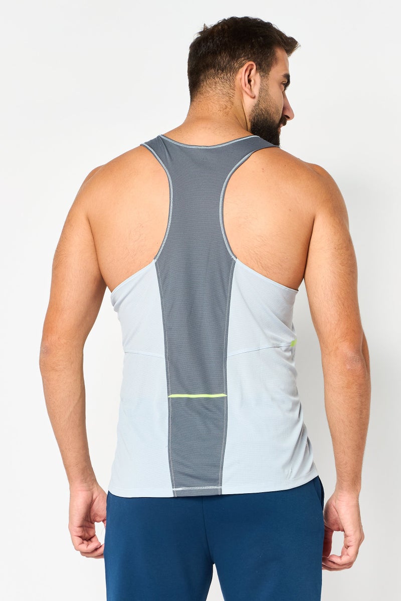 Reebok Men Regular Fit Sleeveless Outdoor Vest, Multicolor - Image 4