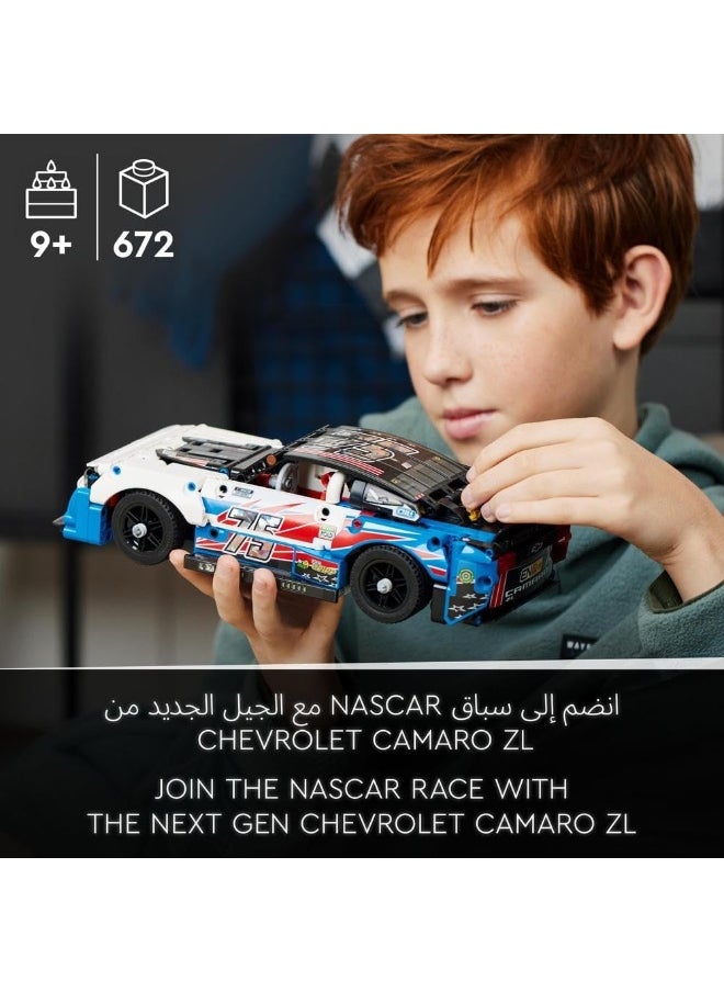 LEGO مجموعة ألعاب بناء LEGO® Technic™ NASCAR® Next Gen Chevrolet Camaro ZL1 42153 (672 قطعة)  - Image 3