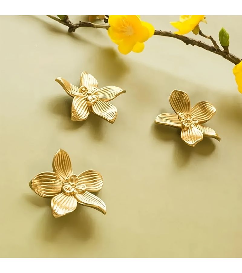 5Pcs Golden Elegant Flower Handle Zinc Alloy Knob Light Luxury Comfort Grip Kitchen Cabinet Drawer Wardrobe - Image 1