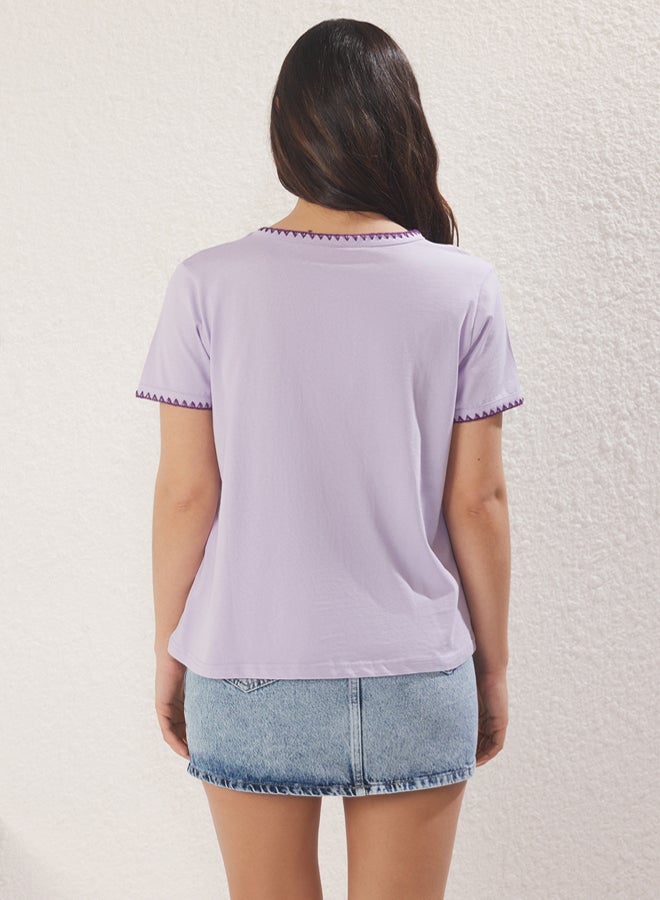 trendyol Lilac 100% Cotton Contrast Stitch Detail Basic Crew Neck Knitted T-Shirt - Image 4