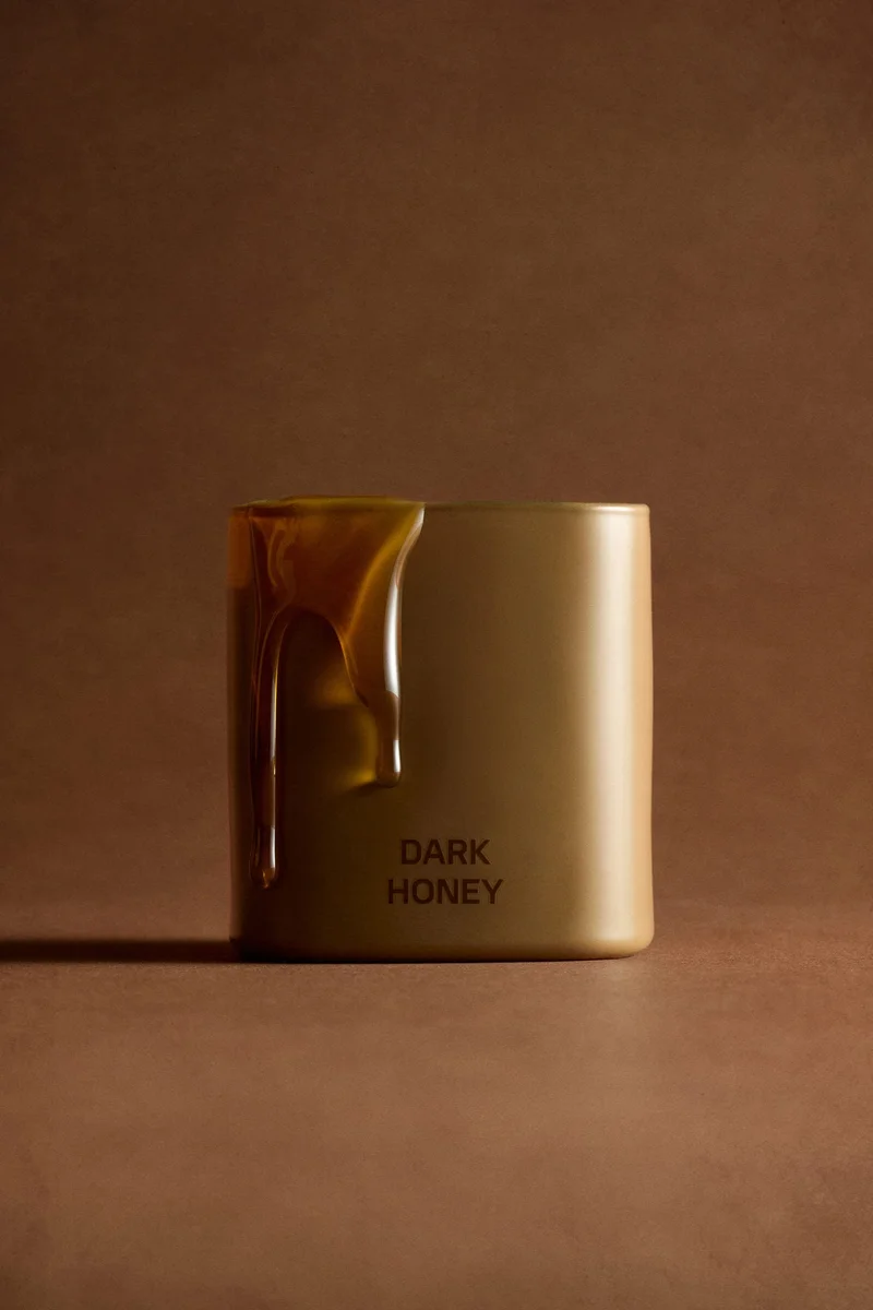 اتش اند ام شمعة معطرة في حامل زجاجي