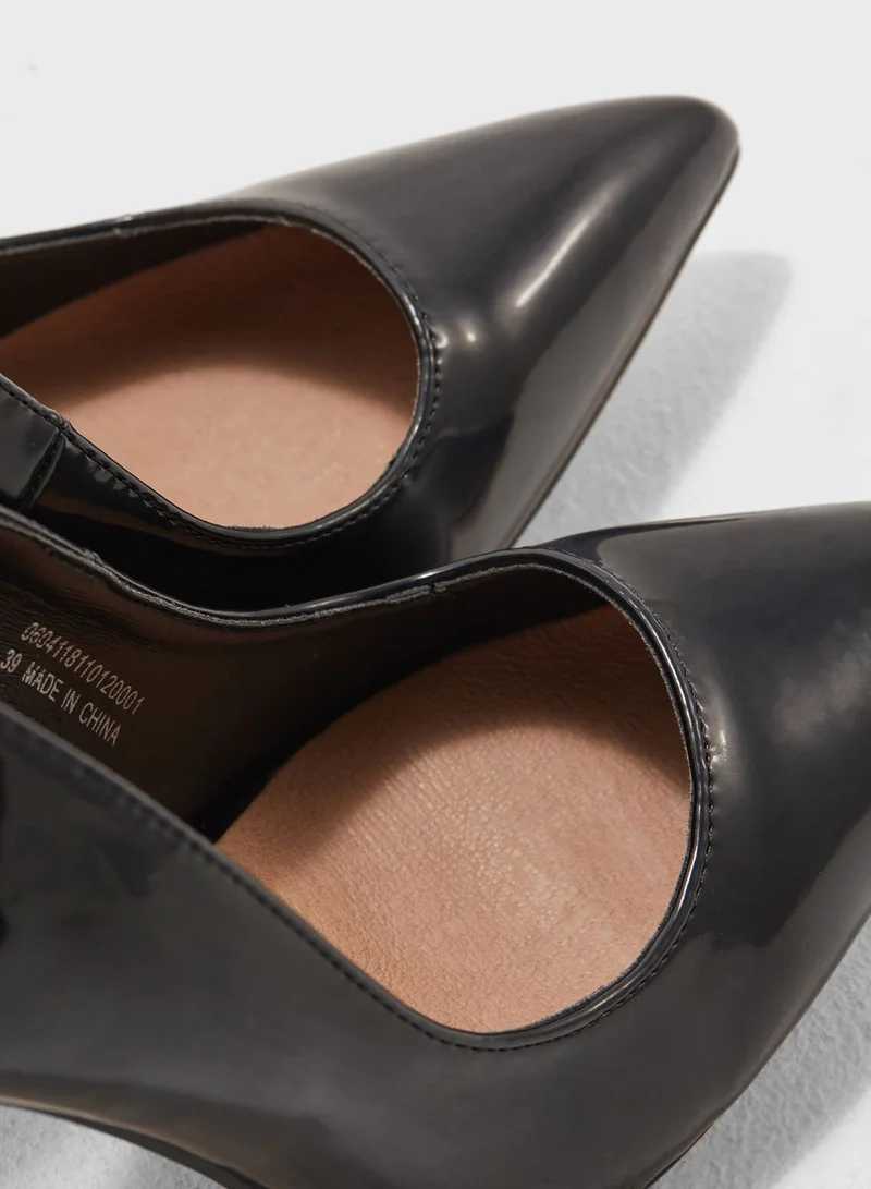 LOST INK WIDE FIT Gold Court Shoe