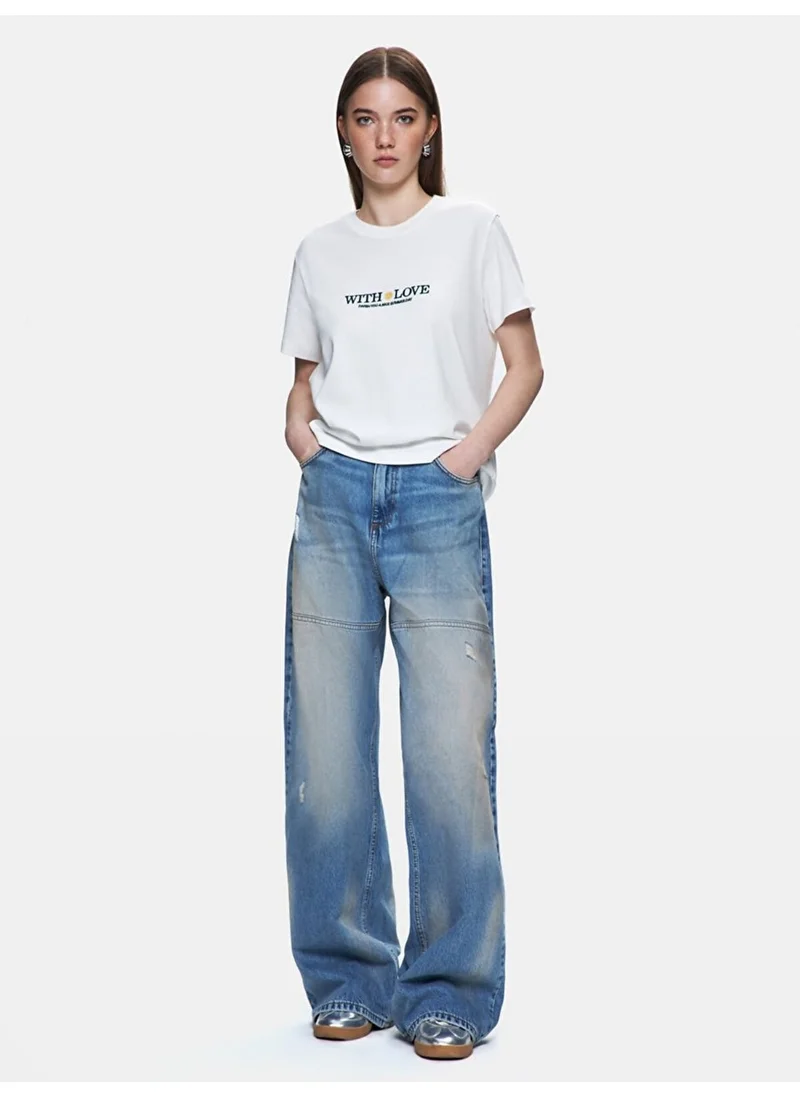 إل تي بي White T-Shirt