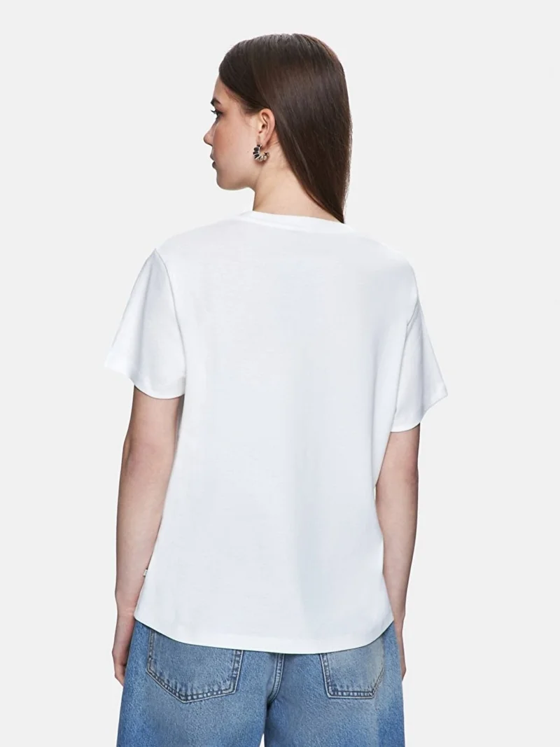 ال تي بي White T-Shirt