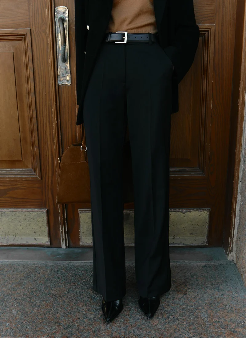 Lichi Loose suiting trousers with a belt