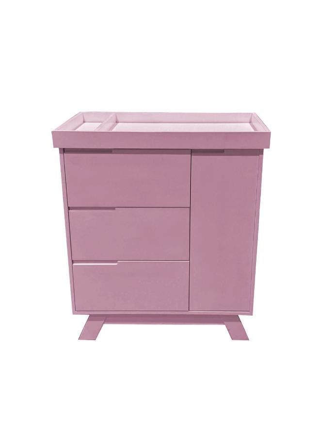 ماماز جيفت طاولة تغيير حفاضات باللون الوردي، طاولة تغيير حفاضات سوف تتطور مع نمو طفلك حديث الولادة مع مساحة تخزين لجميع مستلزمات الطفل الأساسية.