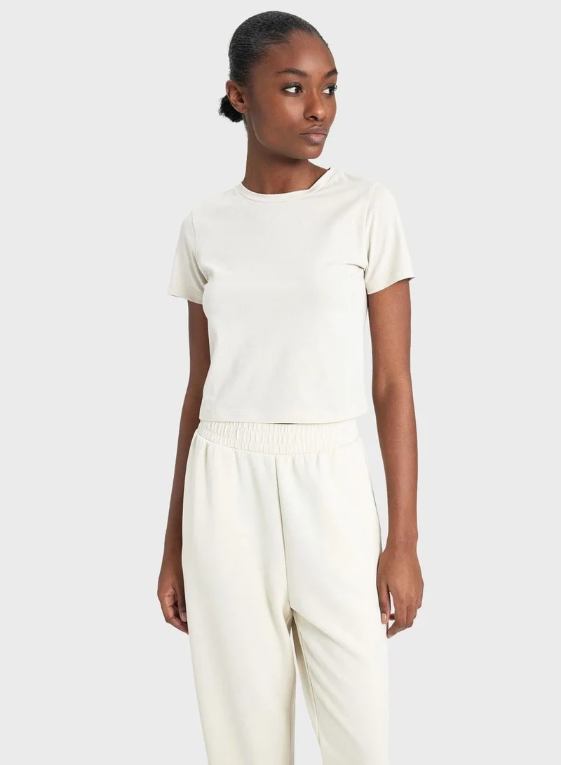 DeFacto Woman Cropped Fit Short Sleeve T-Shirt