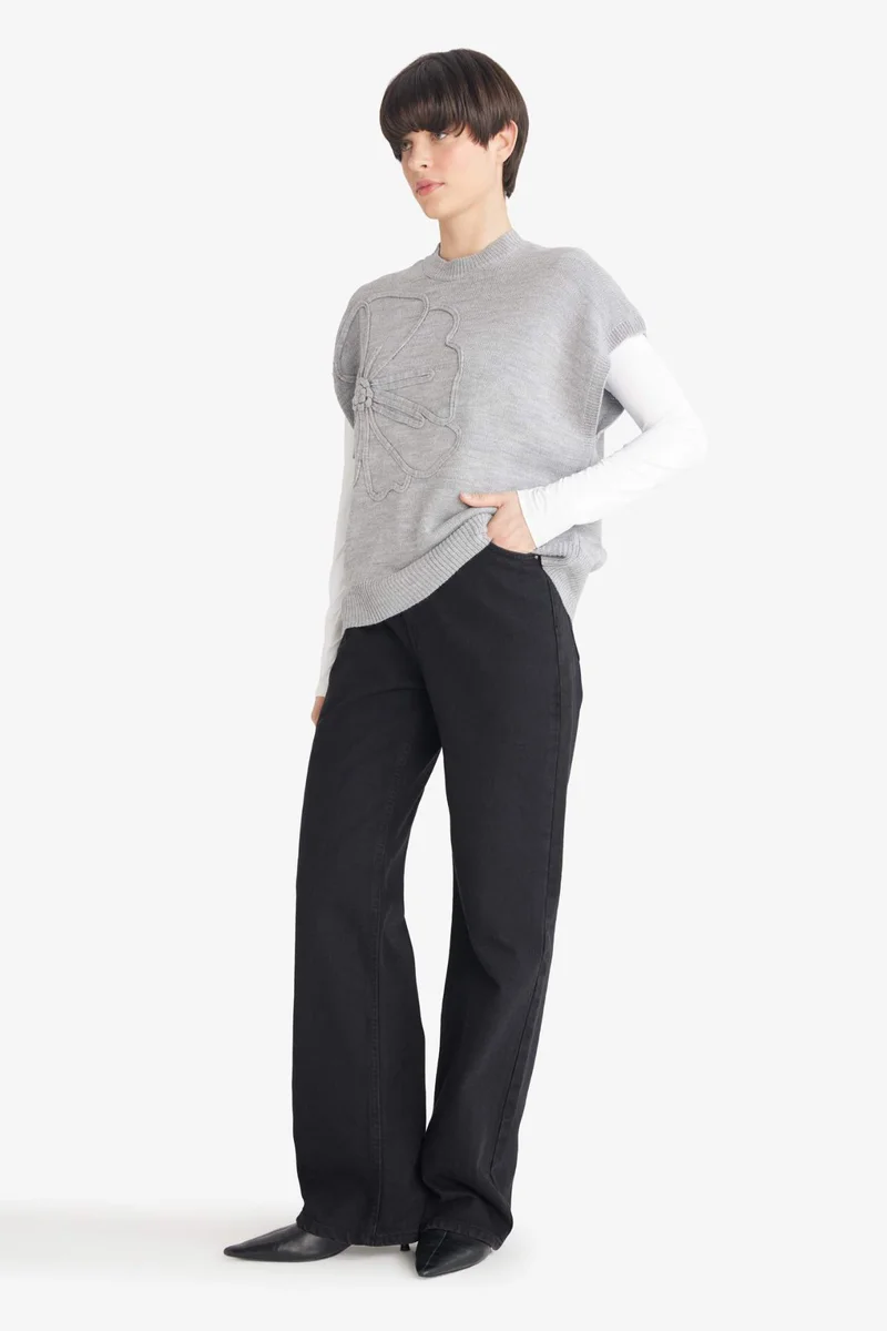ديفاكتو Relax Fit Crew Neck Knitwear Vest