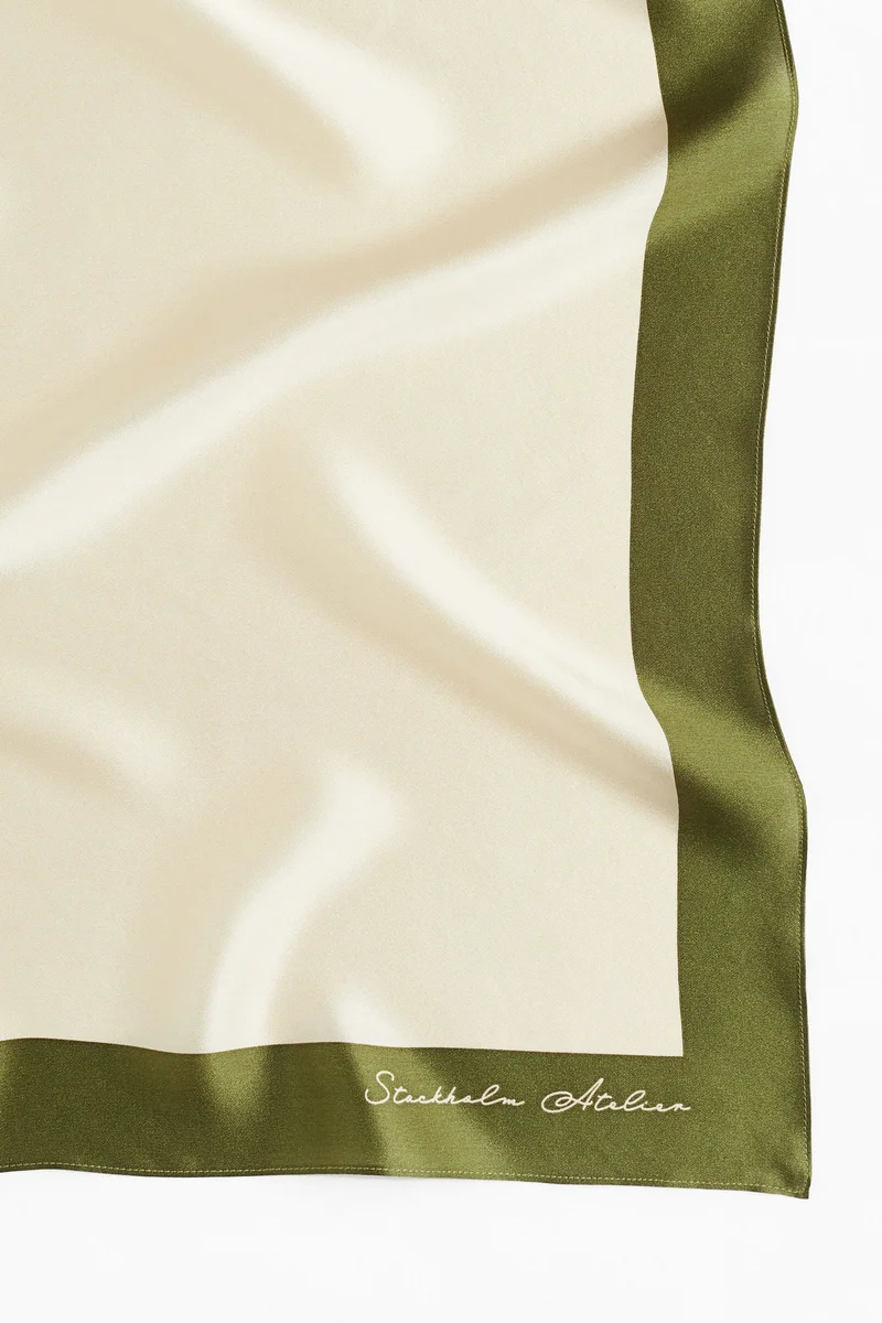 H&M Printed silk scarf