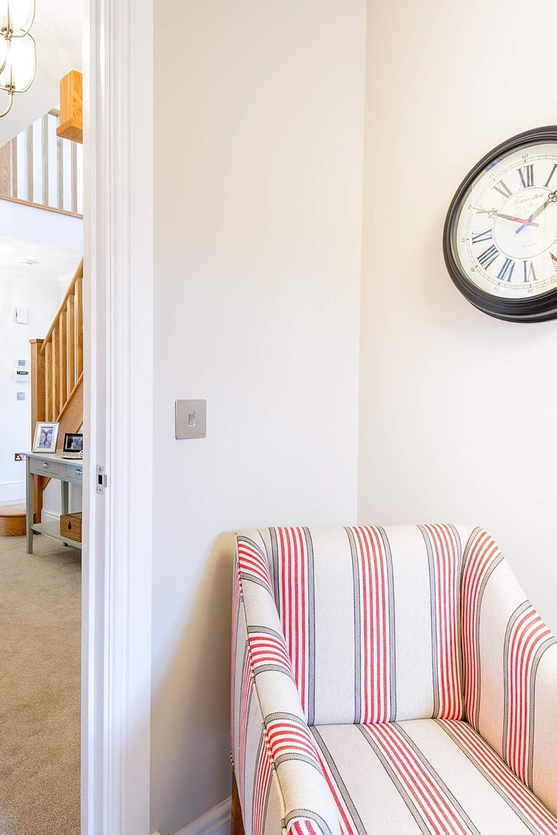 Schneider Electric Ultimate 1 Gang Rocker Plate Switch - Image 5