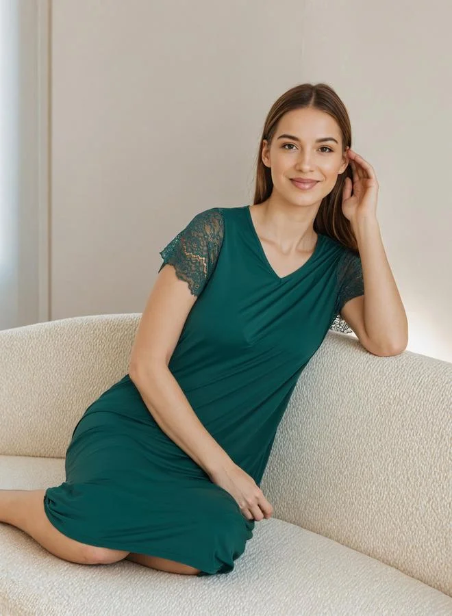 سبلاش فيڤ فستان نوم بياقة على شكل حرف  وأكمام دانتيل