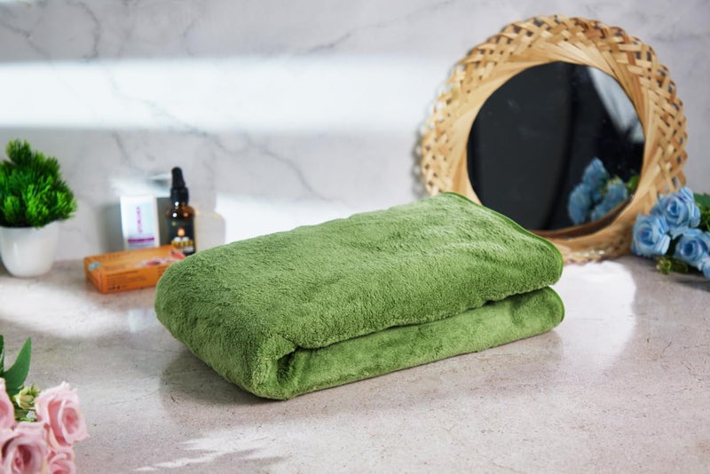 Fezora Microfiber Bath Towel for Men & Women – Large Size 70x140 cm, 400 GSM, Ultra Soft, Quick Dry, Lightweight & Super Absorbent Towel for Bathroom, Gym, Spa, Travel & Swimming (Green) - Image 4