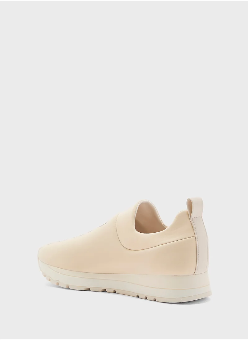 DKNY Jadyn Slip On Jogg Sneakers