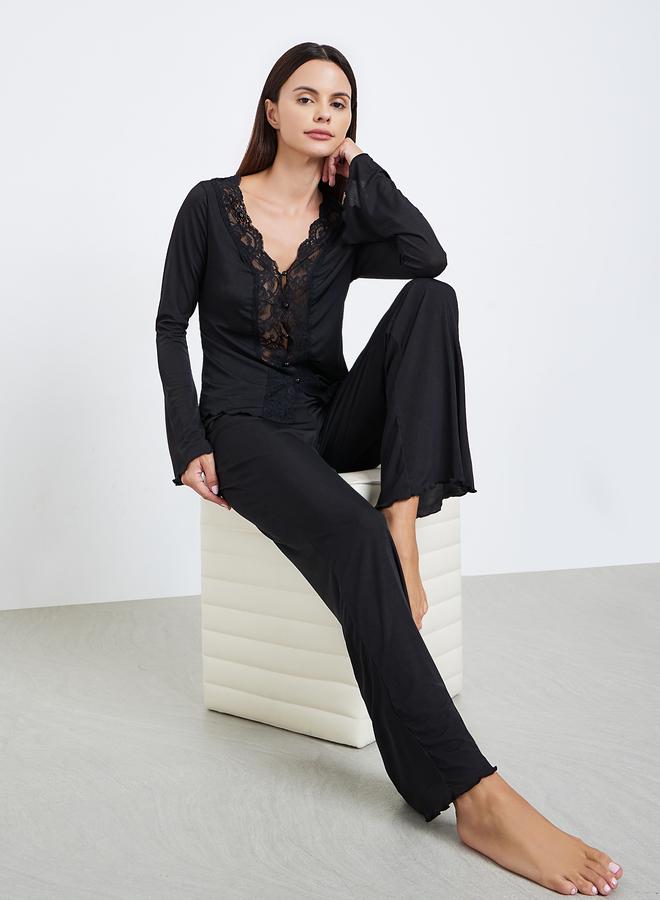 ستايلي طقم بيجاما وبلوزة بأكمام طويلة وربطة أمامية ودانتيل - Image 1