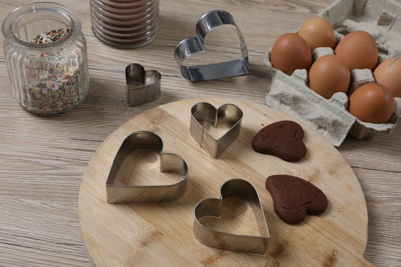 Simply Kitchen Set 5 Heart-Shaped 18/0 Steel Cookie Cutters