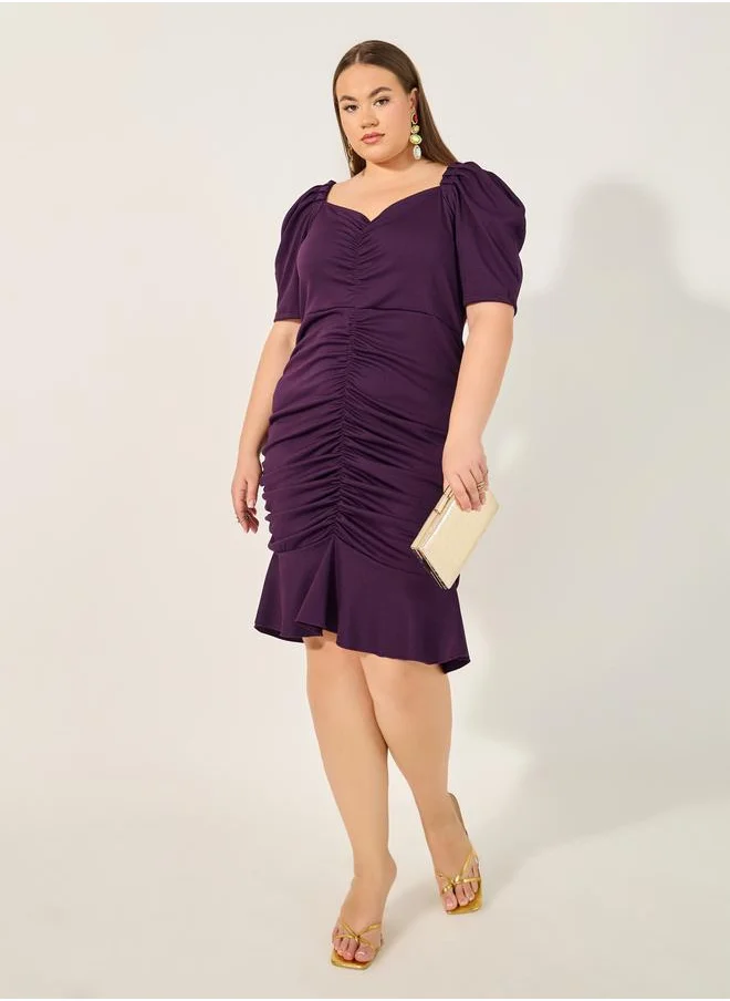 ستايلي Plus Size Solid Ruched Detail Sheath Knee Length Dress