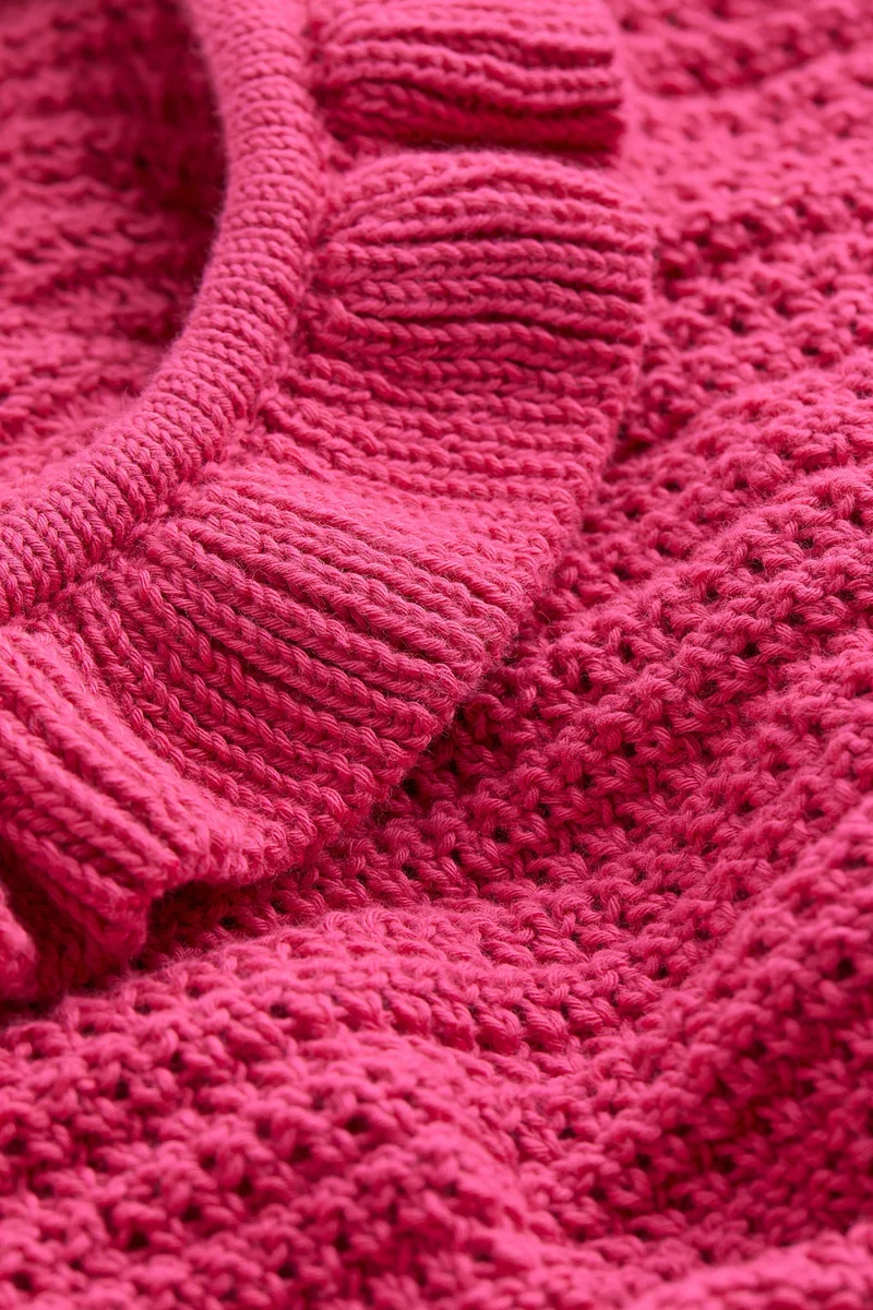 اتش اند ام بلوزة قصيرة بحواف مكشكشه من تشكيلة H&amp;M+