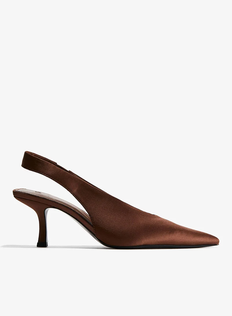 Pointed slingbacks