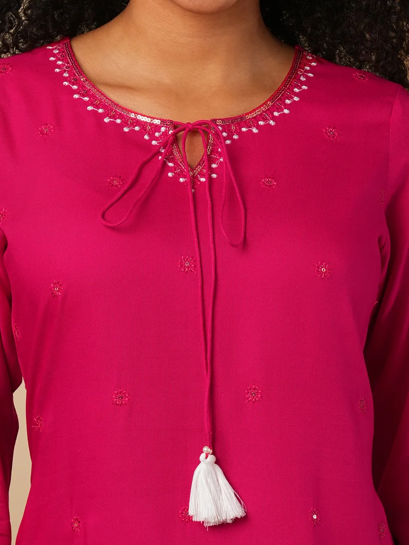 globus Women Embroidered Tie-Ups V-Neck Tunic