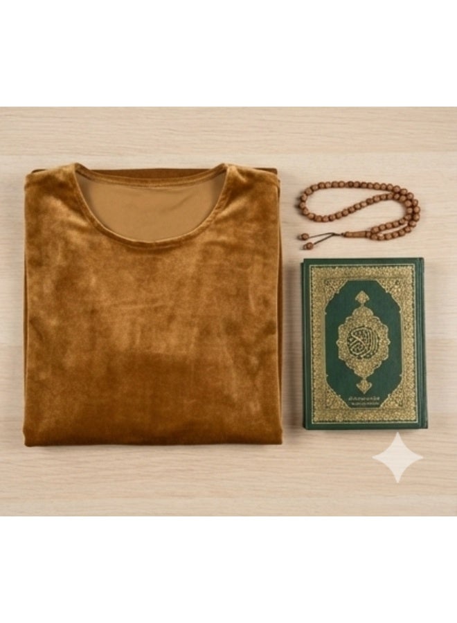 شرشف صلاة مخملي فاخر واسع (موديل فراشة) مع طرحة متصلة - لون بني ذهبي (كموني) - Image 3