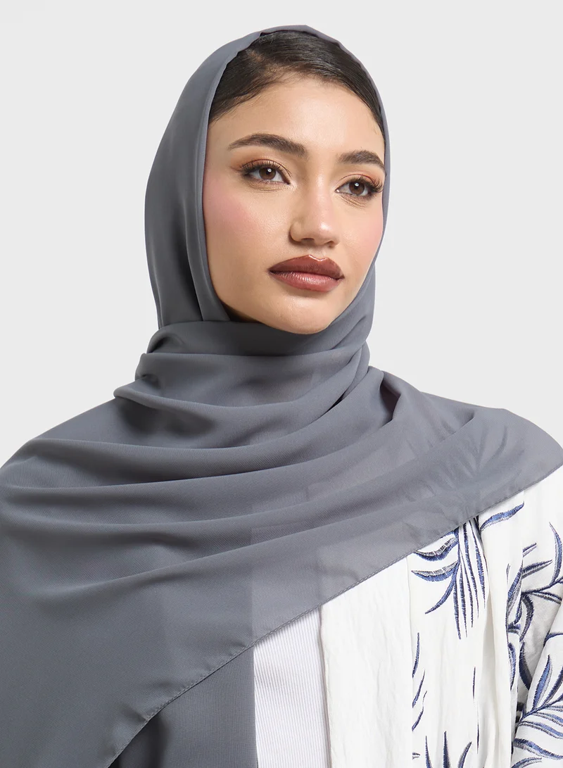 هيا كلوزيت عباية بلونين بتطريز