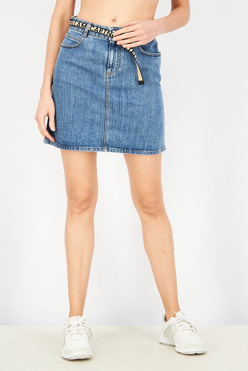 STELLA MCCARTNEY تنورة قصيرة مزودة بحزام للنساء، غسيل أزرق - Image 1