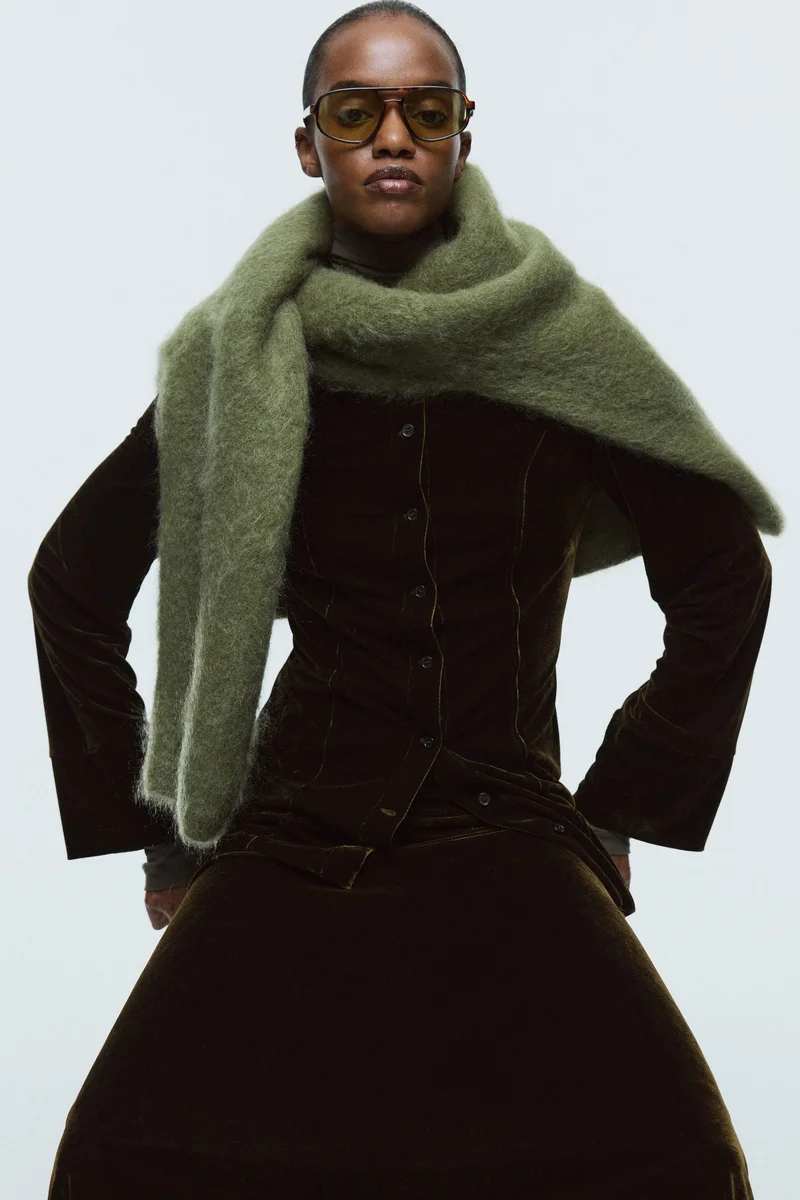 اتش اند ام قميص من المخمل